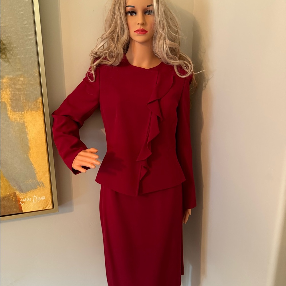 New Gorgeous Deep Red Elegant Ruffle Suit
